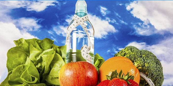 Köögiviljad, puuviljad ja pudel vett