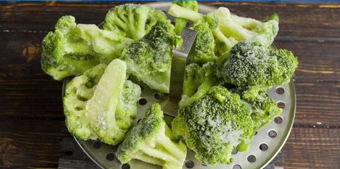 Külmutatud brokoliõisikud enne keetmist