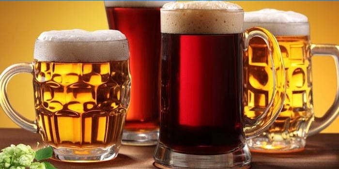 Erinevates sortides õlu klaasides