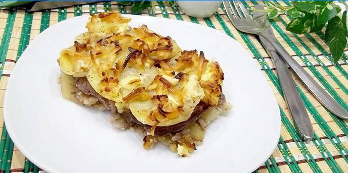 Küpsetatud kartul lihaga