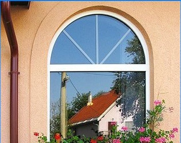 Kohandatud aknad: originaalne disain ja praktilisus